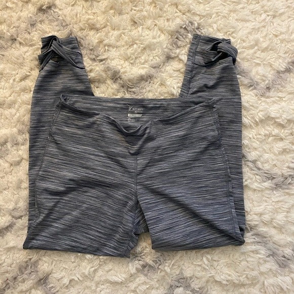 𝅺OLD Navy Active Leggings - Picture 3 of 7